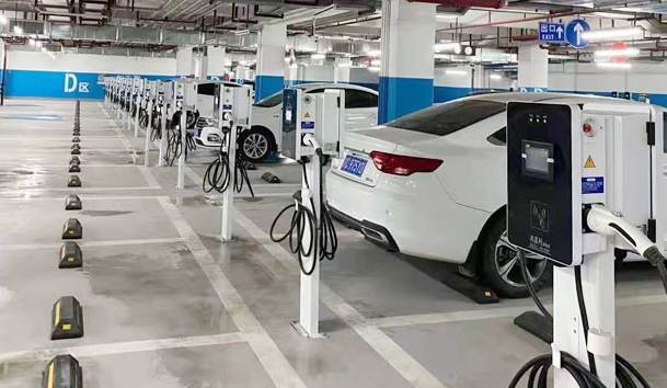 深圳勤誠達正大城地下停車場.jpg